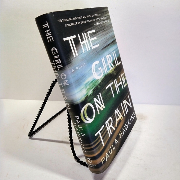 The Girl on the Train : A Novel by Paula Hawkins (2015, Trade Paperback) New7 - Picture 2 of 6